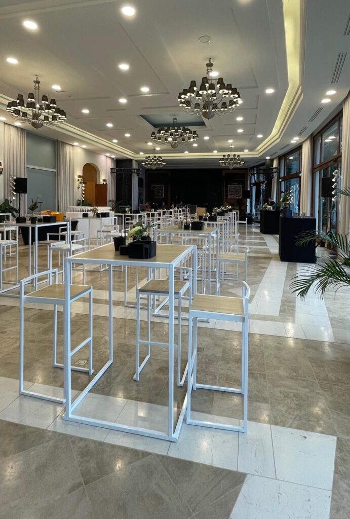 ensemble de mange debout Cubo