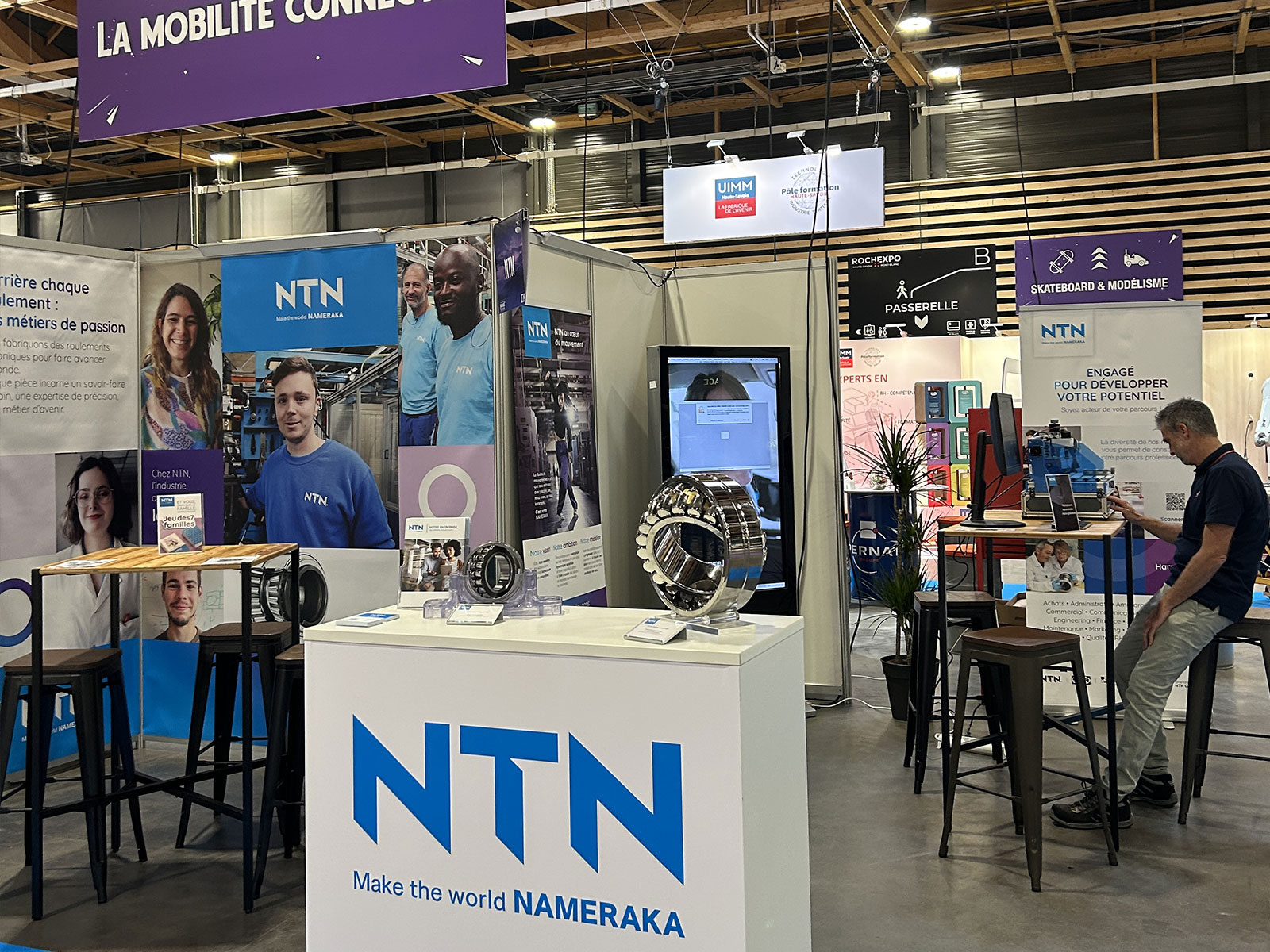 Location de mobilier pour salon professionnel : les indispensables